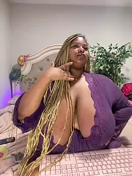 Snapshot of BigFineSelena chatting on 12-04-24, 10:46 BigFineSelena online show from 12-04-24, 10:46