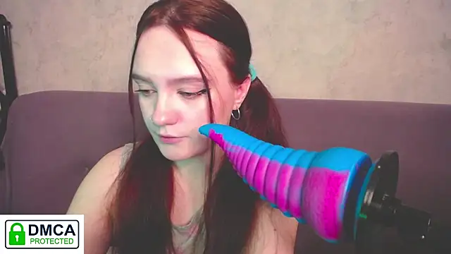 Snapshot of Alyssa___Scarlet chatting on 11-21-25, 03:49 Alyssa Scarlet online show from 11-21-25, 03:49