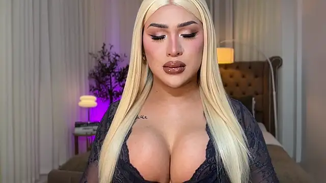 Your Majesty Tyra online show from 10-05-25, 03:43