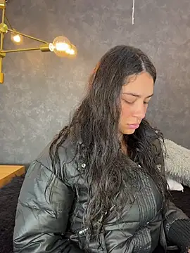 dayra angels online show from 04-16-26, 09:39