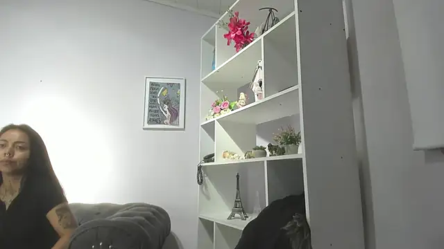 miss soffi  online show from 04-25-26, 12:08