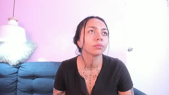 miss soffi  online show from 07-25-26, 12:25