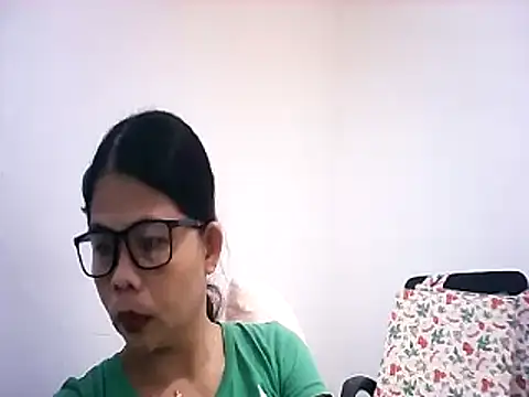 Snapshot of pinay_milfxx chatting on 11-08-25, 12:11 pinay milfxx online show from 11-08-25, 12:11