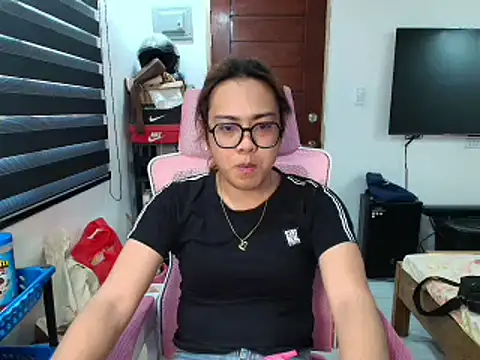 Your PrettyGirlxxx online show from 03-18-26, 07:44