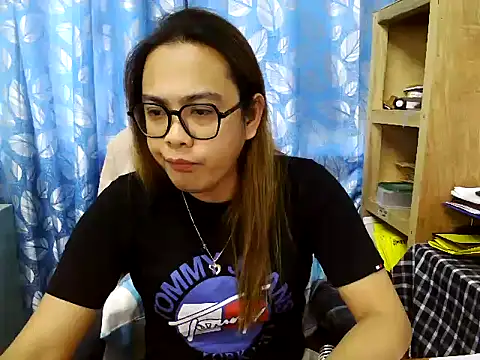 Your PrettyGirlxxx online show from 05-25-26, 01:55
