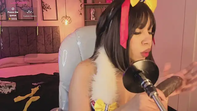 Snapshot of Olivia_ds chatting on 10-23-25, 04:34 Olivia ds online show from 10-23-25, 04:34