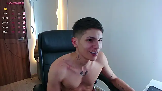 Snapshot of harrisoncuper chatting on 01-20-25, 11:32 harrisoncuper online show from 01-20-25, 11:32