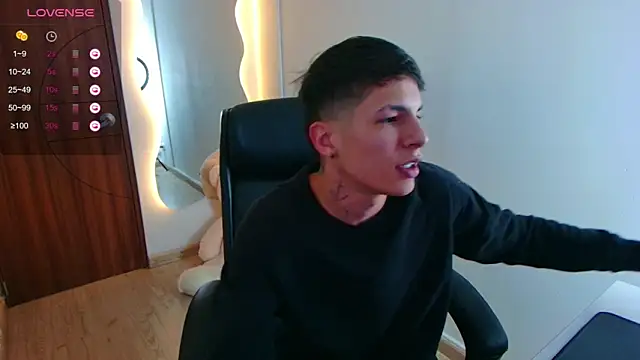 Snapshot of harrisoncuper chatting on 02-08-25, 12:06 harrisoncuper online show from 02-08-25, 12:06