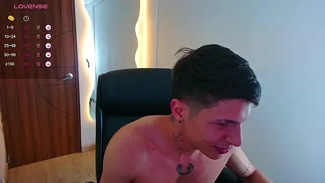 Snapshot of harrisoncuper chatting on 02-13-25, 11:26 harrisoncuper online show from 02-13-25, 11:26