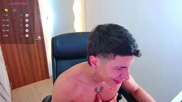 Snapshot of harrisoncuper chatting on 11-23-25, 11:04 harrisoncuper online show from 11-23-25, 11:04