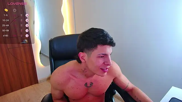 Snapshot of harrisoncuper chatting on 11-26-25, 11:17 harrisoncuper online show from 11-26-25, 11:17