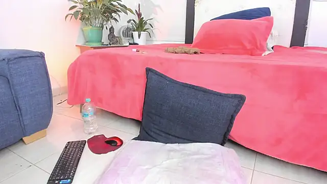 alicia rouusel online show from 05-27-26, 01:57