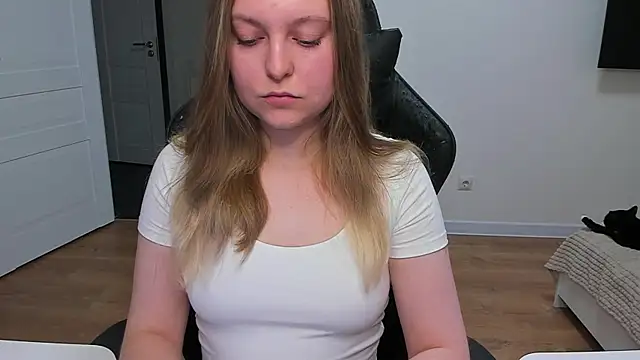 Snapshot of stacy_miracle chatting on 04-25-26, 03:53 stacy miracle online show from 04-25-26, 03:53
