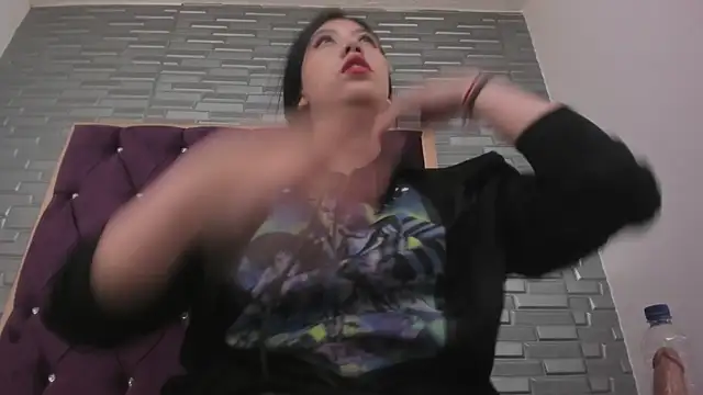 AntoneellaF online show from 01-11-25, 02:41