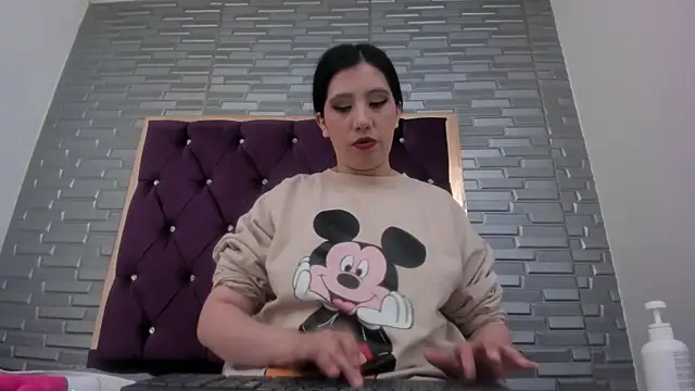 AntoneellaF online show from 01-22-25, 10:48