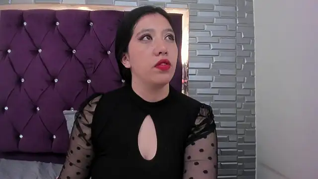 AntoneellaF online show from 01-25-25, 08:53