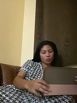 Snapshot of MaxxineMorenaTs chatting on 05-03-26, 08:26 MaxxineMorenaTs online show from 05-03-26, 08:26