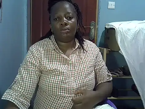 Snapshot of Ebonyceline chatting on 05-14-26, 11:11 Ebonyceline online show from 05-14-26, 11:11