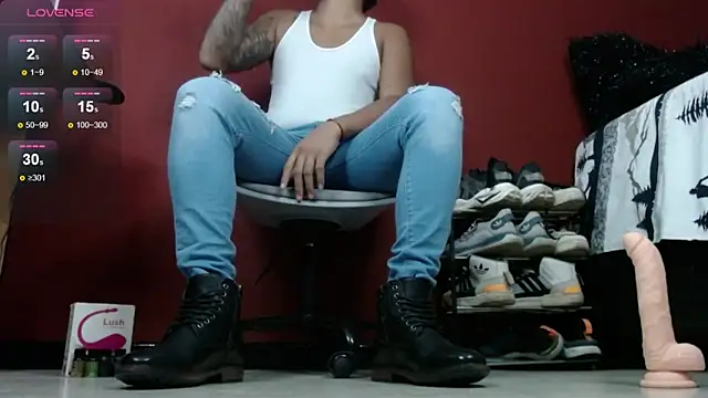 TomLover 12 online show from 12-06-24, 10:49