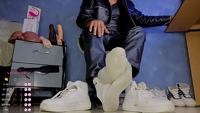 TomLover 12 online show from 04-24-26, 01:41