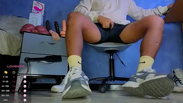 TomLover 12 online show from 04-25-26, 12:35