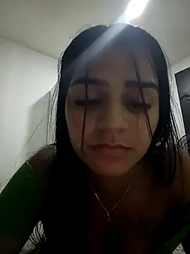 Snapshot of AnnRosse18 chatting on 12-12-24, 06:31 AnnRosse18 online show from 12-12-24, 06:31