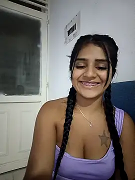 Snapshot of AnnRosse18 chatting on 02-01-25, 01:12 AnnRosse18 online show from 02-01-25, 01:12