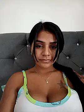 Snapshot of AnnRosse18 chatting on 02-08-25, 03:53 AnnRosse18 online show from 02-08-25, 03:53
