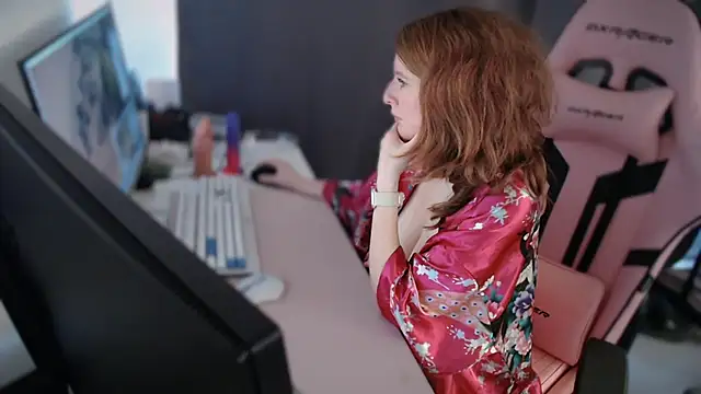 Snapshot of Exotic-Desire chatting on 01-22-25, 11:12 Exotic-Desire online show from 01-22-25, 11:12