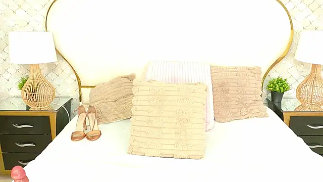 GianinaLewis online show from 02-06-26, 08:45