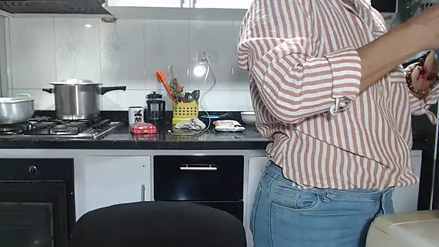 kateleyagrey online show from 12-20-25, 09:22