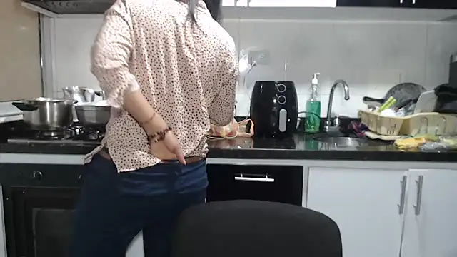 kateleyagrey online show from 04-27-26, 06:39