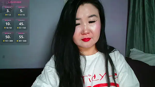 Snapshot of Bet_Lu chatting on 04-19-26, 06:32 Bet Lu online show from 04-19-26, 06:32