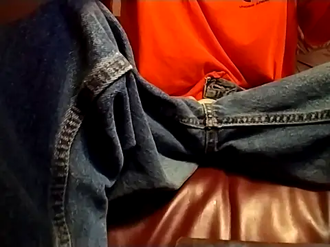 Snapshot of Yourtoy429 chatting on 10-01-25, 09:48 Yourtoy429 online show from 10-01-25, 09:48