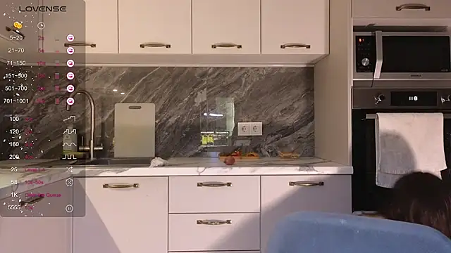 Alice Wonders online show from 11-21-25, 07:56