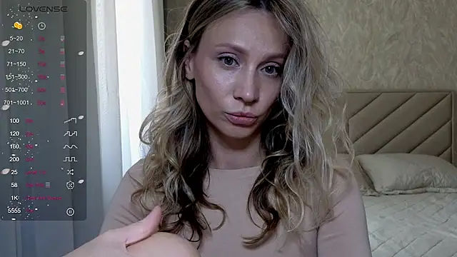Snapshot of Alice_Wonders chatting on 05-08-26, 07:14 Alice Wonders online show from 05-08-26, 07:14