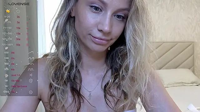 Snapshot of Alice_Wonders chatting on 05-20-26, 07:14 Alice Wonders online show from 05-20-26, 07:14