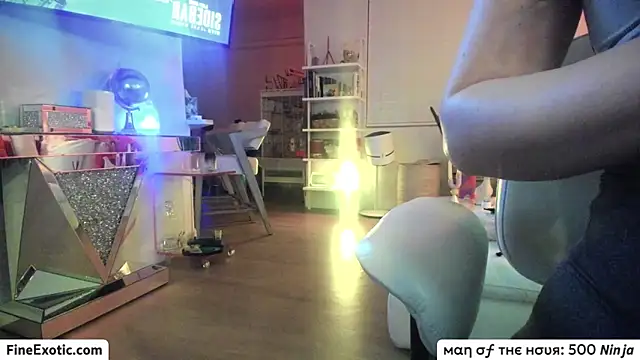 Vesaaa online show from 02-19-25, 07:39