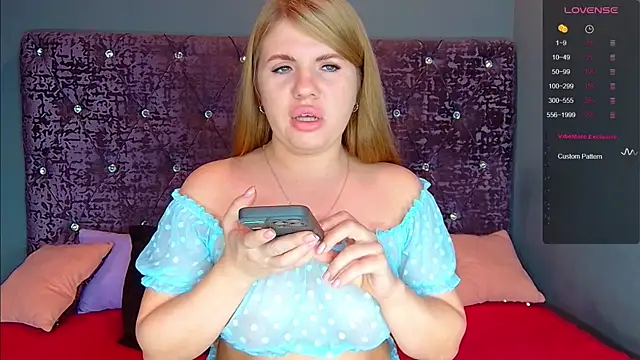 NoraBigAss online show from 10-25-25, 01:13