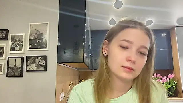 CharmingSarah online show from 03-12-25, 11:31