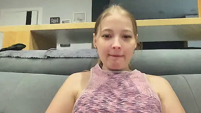 CharmingSarah online show from 05-21-26, 04:25