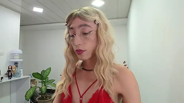 Snapshot of NicoleCortez chatting on 01-25-25, 11:43 NicoleCortez online show from 01-25-25, 11:43