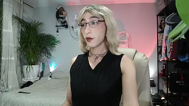 Snapshot of NicoleCortez chatting on 10-26-25, 02:28 NicoleCortez online show from 10-26-25, 02:28