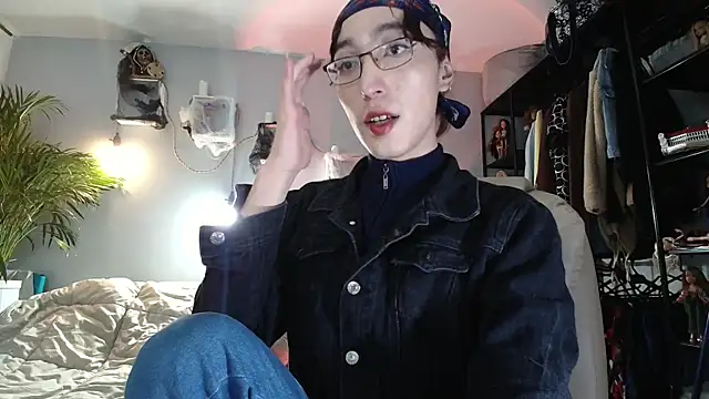 NicoleCortez online show from 11-20-25, 02:23