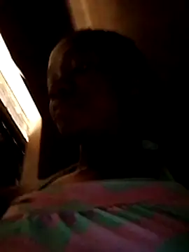 Snapshot of shape30 chatting on 11-28-25, 05:10 shape30 online show from 11-28-25, 05:10