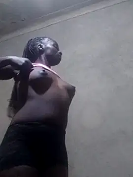 Snapshot of shape30 chatting on 12-03-25, 05:33 shape30 online show from 12-03-25, 05:33