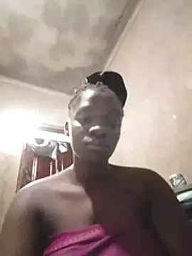 Snapshot of shape30 chatting on 12-15-25, 06:56 shape30 online show from 12-15-25, 06:56