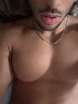 pimentfort77 online show from 02-12-25, 08:49