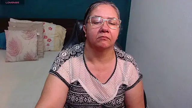 Snapshot of scaelettdubois chatting on 06-04-26, 10:27 scaelettdubois online show from 06-04-26, 10:27