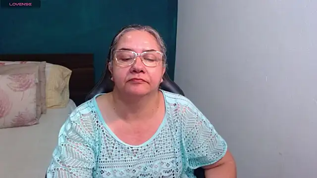Snapshot of scaelettdubois chatting on 06-13-26, 01:47 scaelettdubois online show from 06-13-26, 01:47